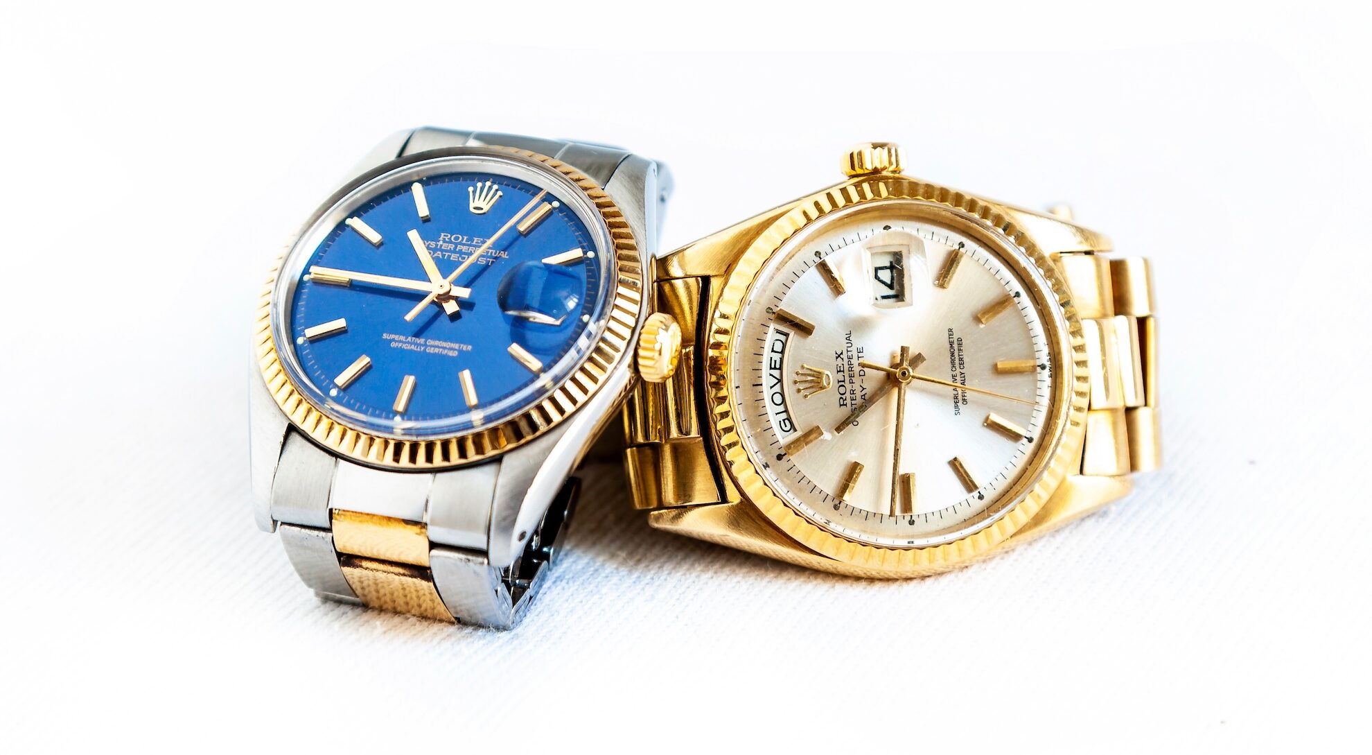 Montre Rolex Oyster Perpetual Day- Date et Oyster Blue sur fond blanc Montres Rolex