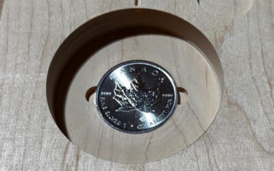 Planter des arbres que vous ne verrez peut-être jamais : Pourquoi un entraîneur offre de l'argent à ses diplômés